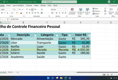 Aba de lançamentos de uma planilha controle de gastos Excel com tabela formatada mostrando data, descrição, categoria, tipo e valor.
