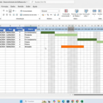 Estrutura base de cronograma de projetos no Excel com colunas de tarefa, responsável, datas e barras coloridas do Gráfico de Gantt